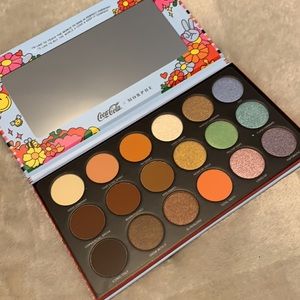 Coca-Cola x Morphe Awe Together Artistry Palette